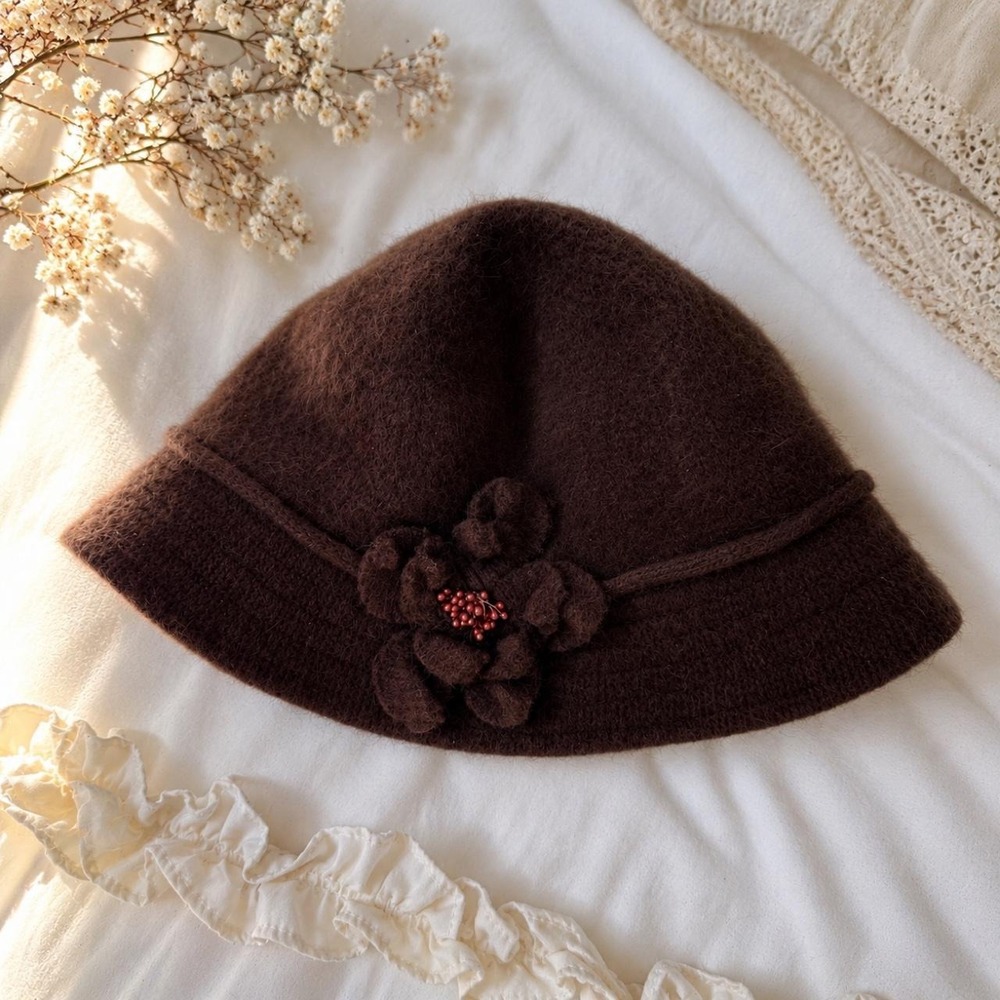 Brown Floral Hat  Y2K Capelli New York brown fuzzy cloche hat